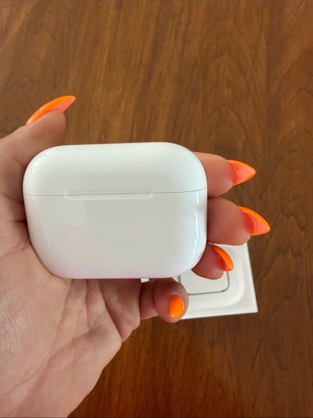 Apple air pods pro 3 True Wireless Earbuds with Charging Case - Picture 3 of 8